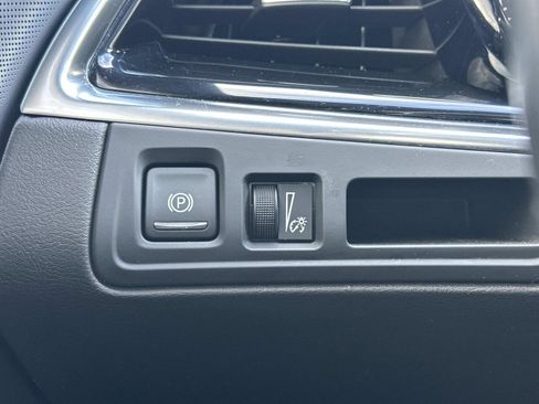 Certified 2020 Cadillac XT6 Premium Luxury image 26