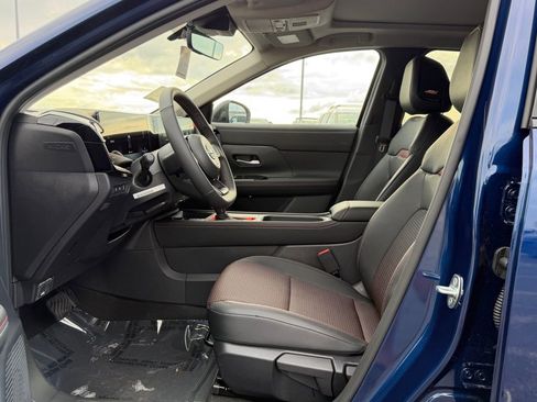 New 2026 Nissan Kicks SR w/ SR Premium Package FWD image 11