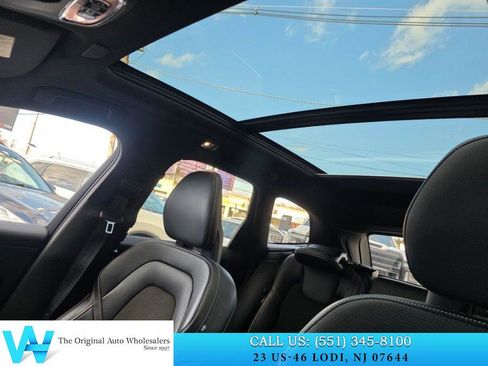 Used 2018 Volvo XC60 T6 R-Design w/ Convenience Package image 13