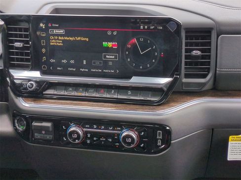 Used 2025 GMC Sierra 1500 Elevation image 18