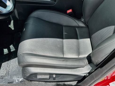 Used 2025 Honda Civic Sport image 18