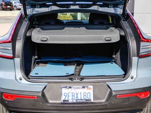 Used 2023 Volvo C40 P8 Recharge Ultimate w/ Protection Package Premier image 31