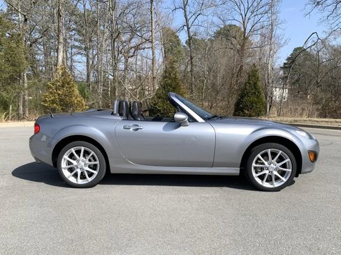 Used 2012 MAZDA MX-5 Miata Grand Touring image 2