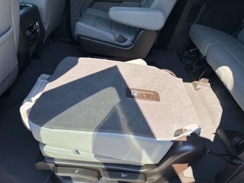 Used 2022 Chevrolet Suburban Z71 w/ Z71 Off-Road Package image 41