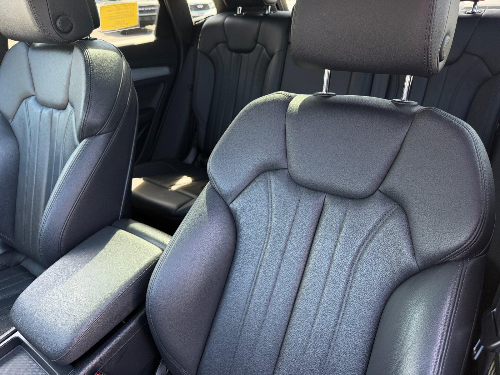 Used 2020 Audi Q5 2.0T Titanium Premium Plus AWD/4WD image 18