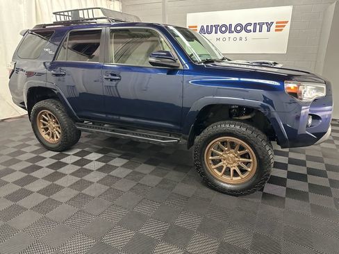 Used 2023 Toyota 4Runner TRD Off-Road Premium w/ Moonroof Package AWD/4WD image 2