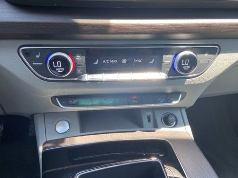 Used 2023 Audi Q5 2.0T Premium w/ Convenience Package AWD/4WD image 22