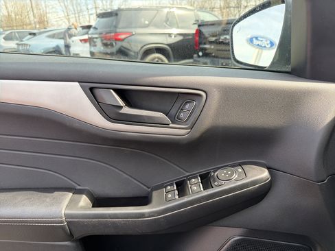 Used 2022 Ford Escape SE w/ Cold Weather Package AWD/4WD image 14