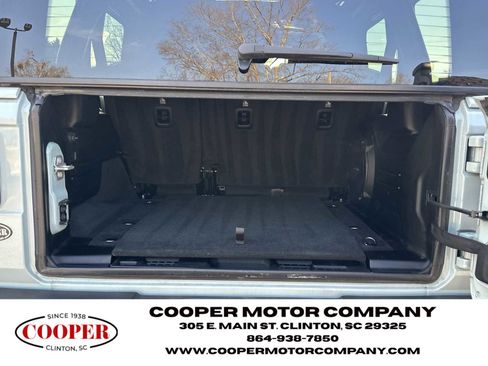 Used 2024 Jeep Wrangler Unlimited Rubicon w/ Technology Group image 18