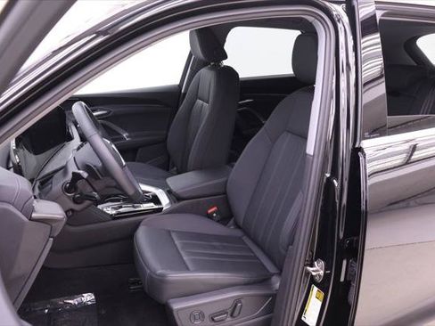 Certified 2025 Audi Q5 Premium w/ Convenience Package AWD/4WD image 6