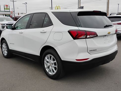 Used 2022 Chevrolet Equinox LS w/ LS Convenience Package image 6