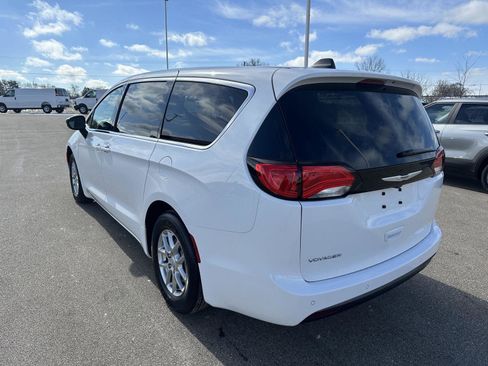 Used 2026 Chrysler Voyager LX image 3