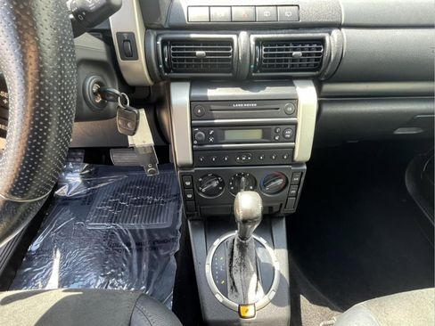 Used 2004 Land Rover Freelander SE image 18