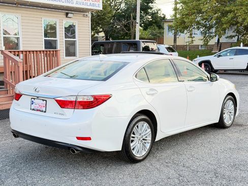 Used 2015 Lexus ES 350 w/ Luxury Package FWD image 4