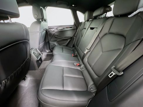Certified 2026 Porsche Macan AWD/4WD image 24