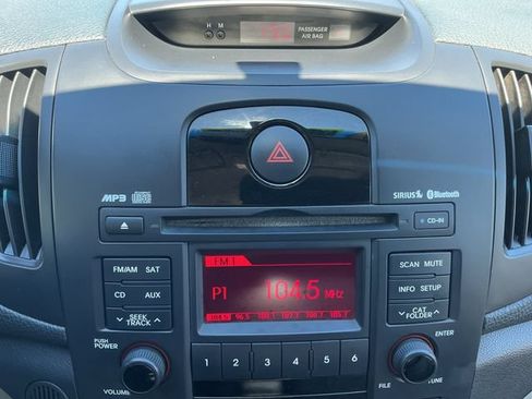 Used 2010 Kia Forte EX FWD image 20