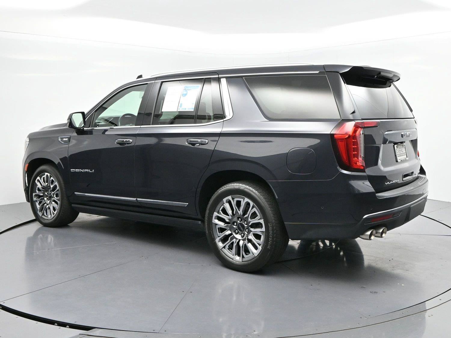 Used 2023 GMC Yukon Denali Ultimate AWD/4WD image 5