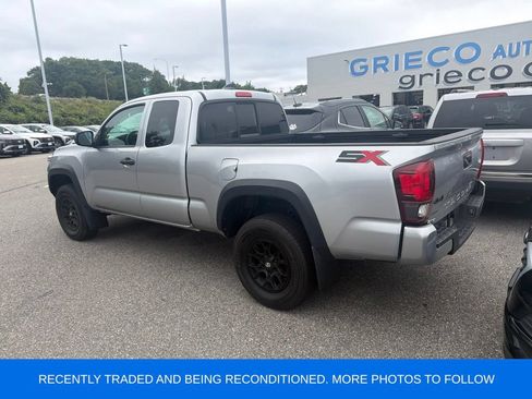 Used 2022 Toyota Tacoma SR w/ SX Package AWD/4WD image 3