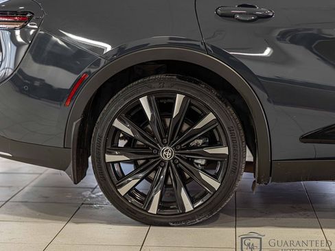 Used 2025 Toyota Crown Platinum image 12