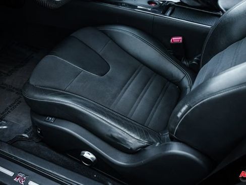 Used 2014 Nissan GT-R Premium image 78