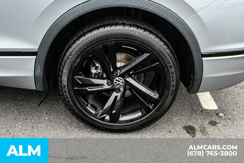 Used 2023 Volkswagen Tiguan SE R-Line AWD/4WD image 14