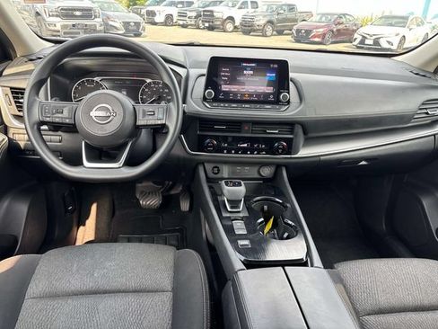 Used 2024 Nissan Rogue SV FWD image 12
