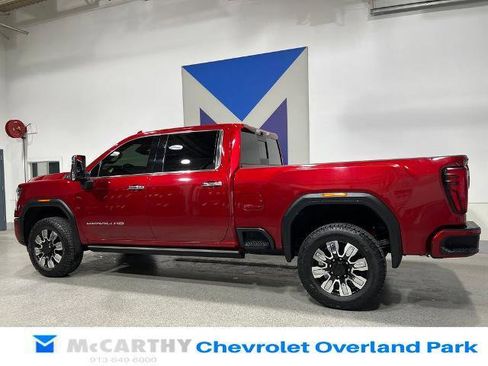 Used 2024 GMC Sierra 2500 Denali w/ Denali Reserve Package AWD/4WD image 8