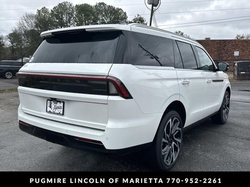 New 2026 Lincoln Navigator Reserve AWD/4WD image 7