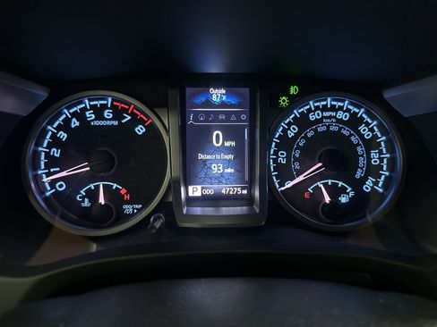 Used 2022 Toyota Tacoma Limited image 14