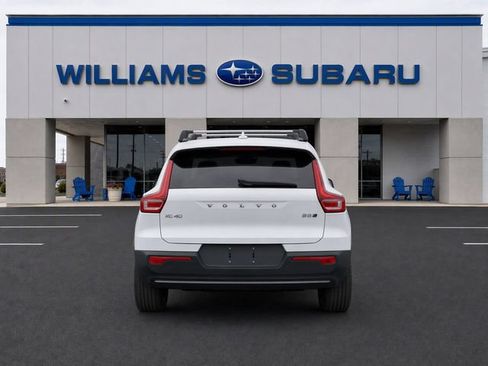Used 2024 Volvo XC40 B5 Core w/ Protection Package Premier AWD/4WD image 8