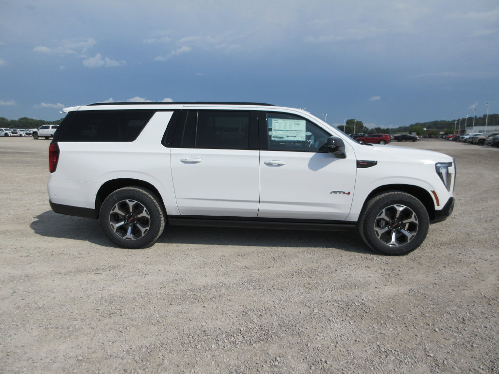 New 2026 GMC Yukon XL AT4 Ultimate AWD/4WD image 3