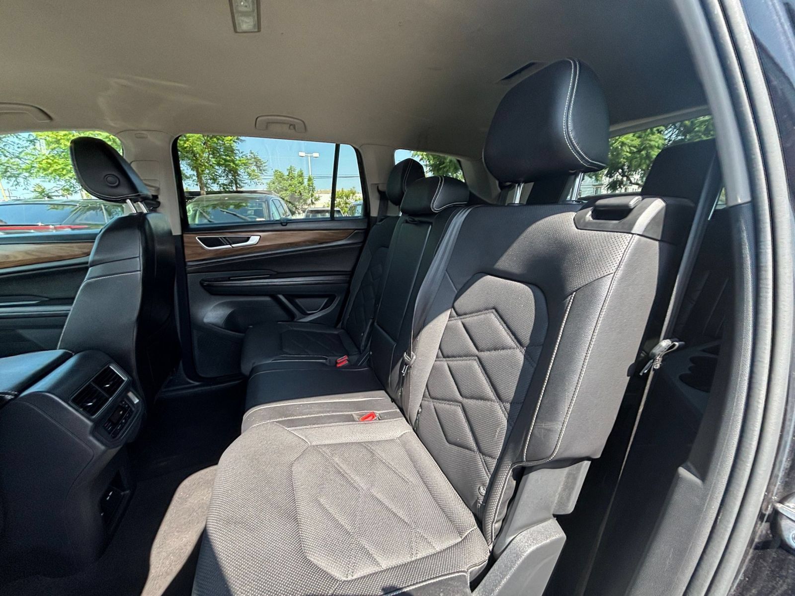 Used 2024 Volkswagen Atlas SE AWD/4WD image 26