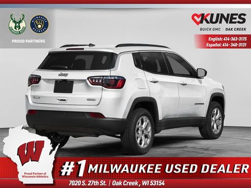 Used 2025 Jeep Compass Limited AWD/4WD image 3