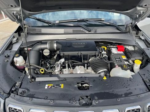 Used 2023 Jeep Compass Latitude w/ Sun and Sound Group AWD/4WD image 30