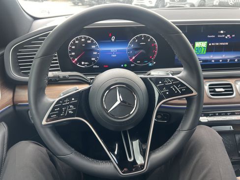 Used 2025 Mercedes-Benz GLE 350 4MATIC image 17