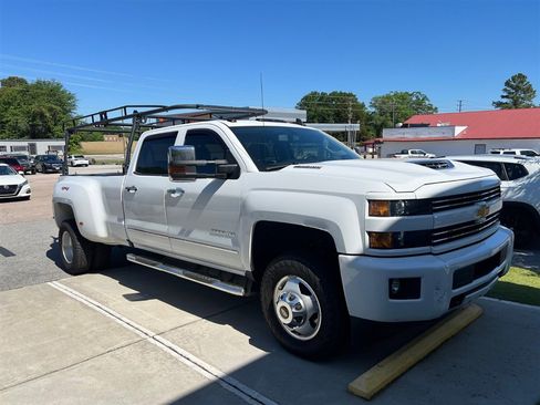 Used 2019 Chevrolet Silverado 3500 LT w/ LT Convenience Package AWD/4WD image 3