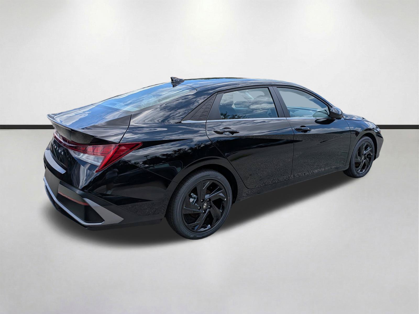 New 2026 Hyundai Elantra SEL Sport Premium FWD image 4