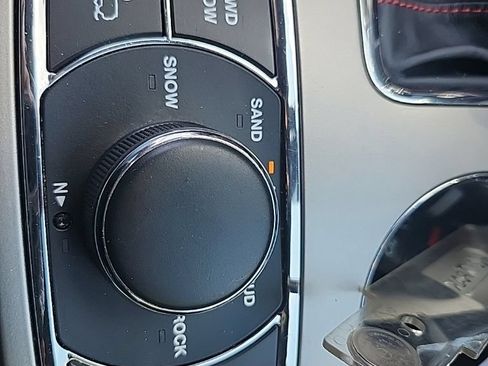 Used 2018 Jeep Grand Cherokee Trailhawk AWD/4WD image 7