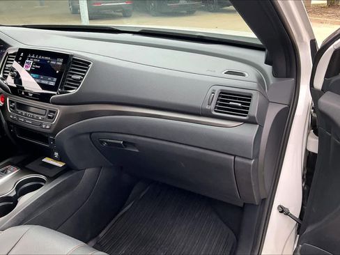 Used 2023 Honda Passport TrailSport image 18