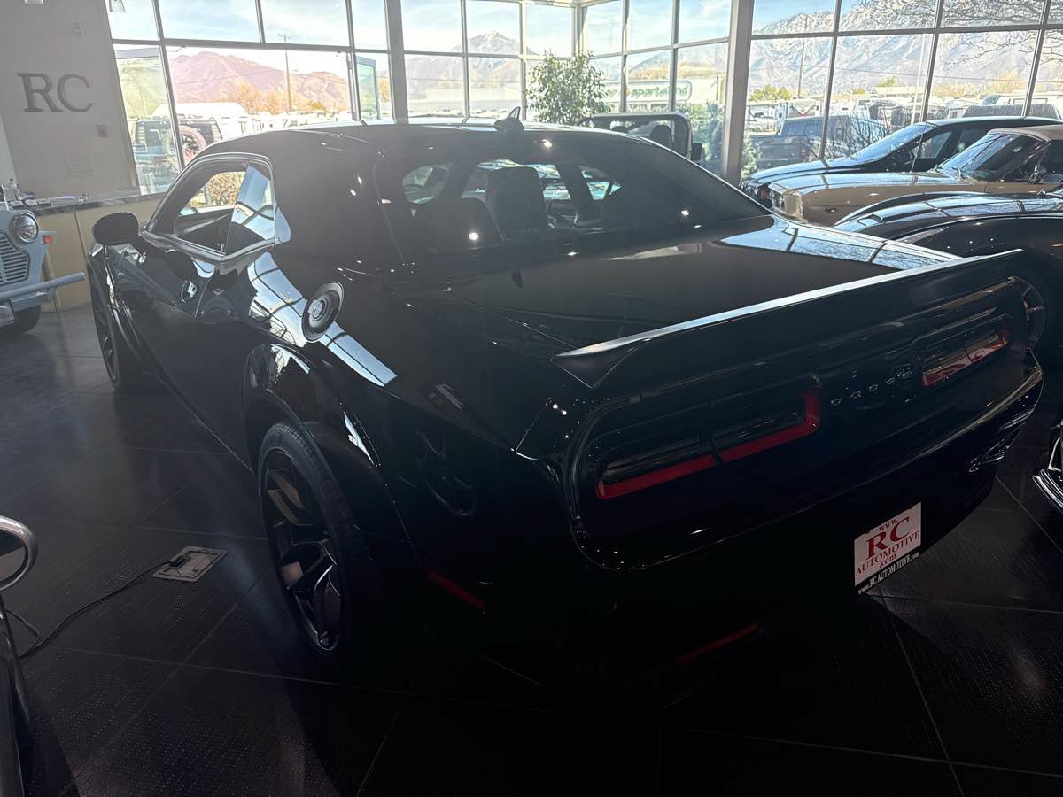 Used 2023 Dodge Challenger SRT Hellcat RWD image 6