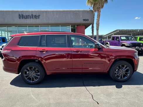 New 2026 Jeep Grand Cherokee L Limited AWD/4WD image 9