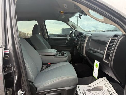 Used 2018 RAM 2500 Tradesman w/ Chrome Appearance Group image 26