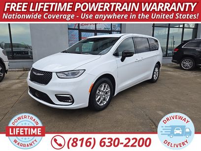 New 2026 Chrysler Pacifica Select