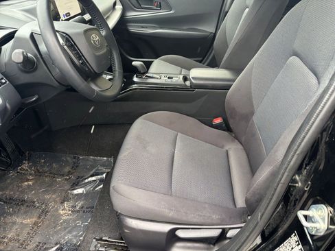 Used 2025 Toyota Prius LE image 21
