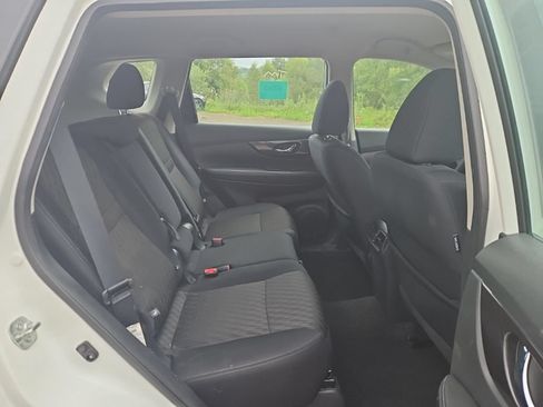 Used 2018 Nissan Rogue S AWD/4WD image 5