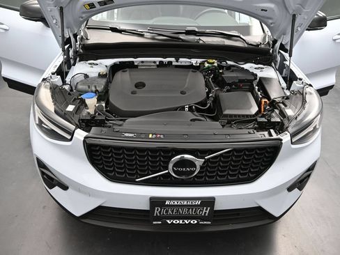 Used 2024 Volvo XC40 B5 Plus w/ Protection Package Premier AWD/4WD image 20