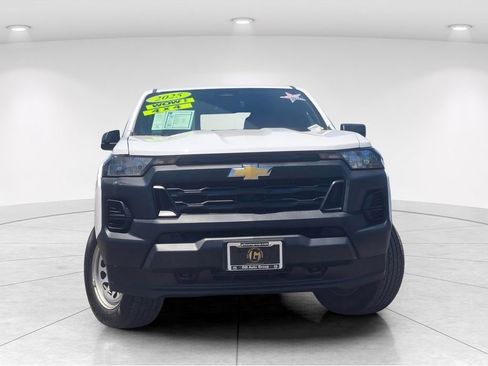 Used 2025 Chevrolet Colorado W/T AWD/4WD image 3