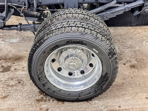 New 2026 RAM 5500 Tradesman w/ Chrome Appearance Group AWD/4WD image 35