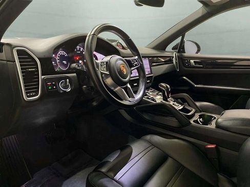 Used 2019 Porsche Cayenne w/ Premium Package image 66