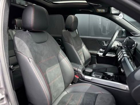 Certified 2021 Mercedes-Benz GLB 250 4MATIC image 51